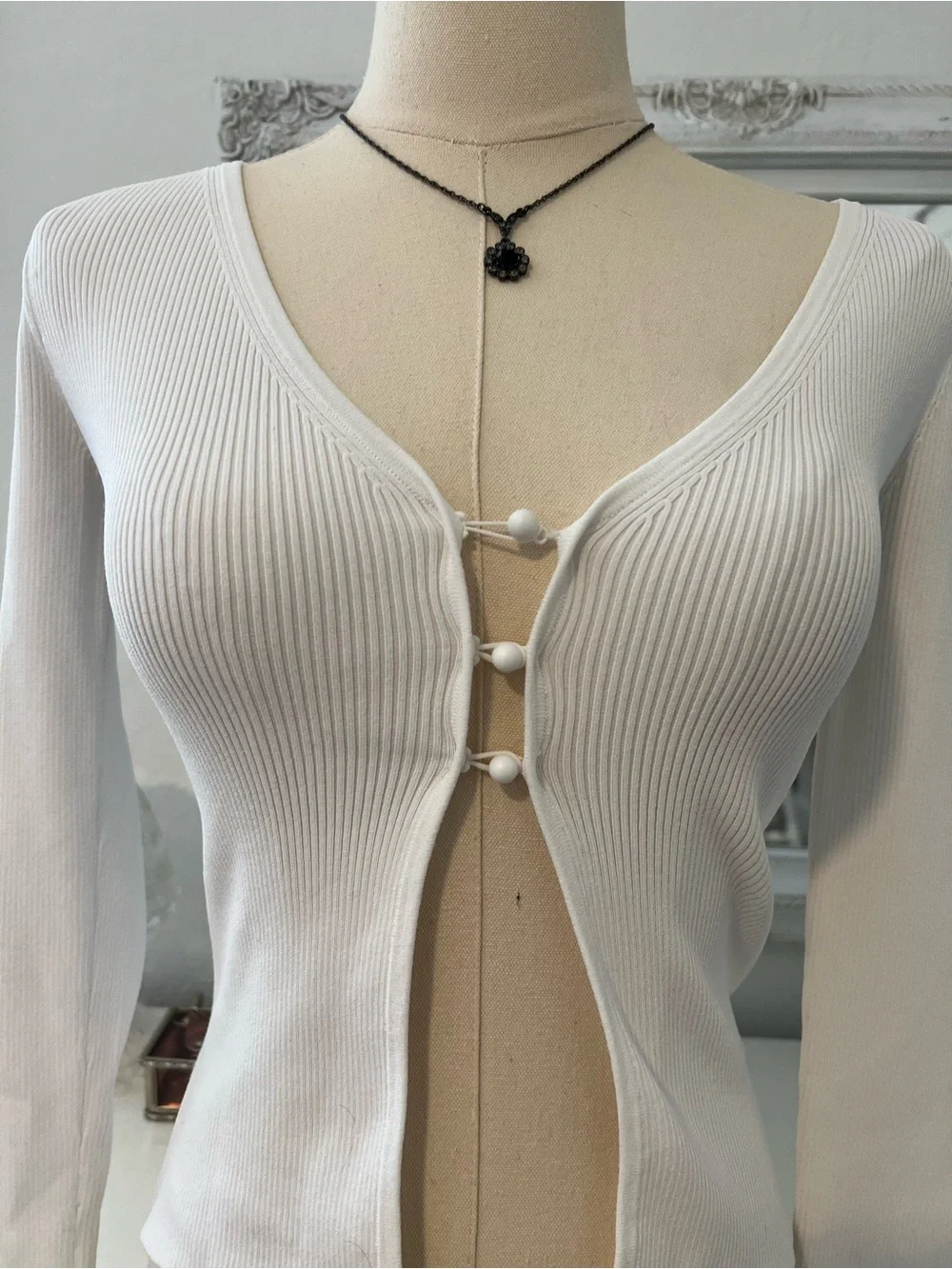 vintage express white button front long sleeve top/cardigan - Picture 3 of 5